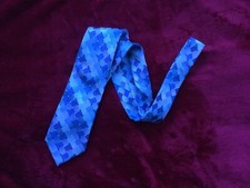 Van Heusen Silk Tie Geometric Beautiful Vibrant Blue 56 X 3.5