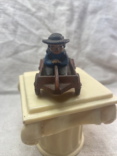 Vintage Wilton Cast Iron Amish Boy and Girl Figures in Red Wagon**LOOK** - Picture 4 of 8