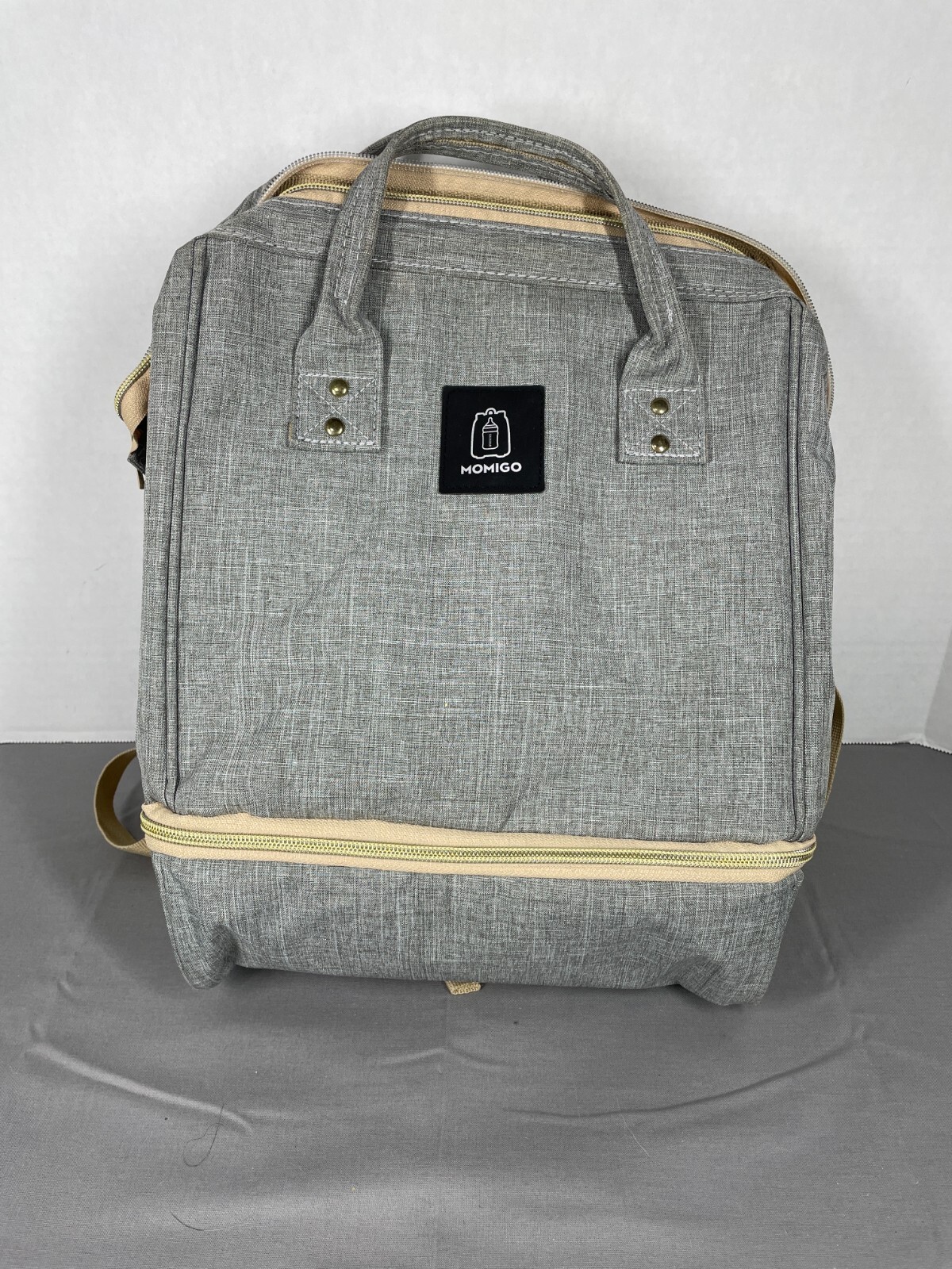 MOMIGO Large Grey Breast Pump Backpack with Cooler and Moistureproof Storage  -image
