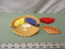 Fisher Price Fun with Food Servin Serving Surprise Pie Pick 1 Crust Fruit Part