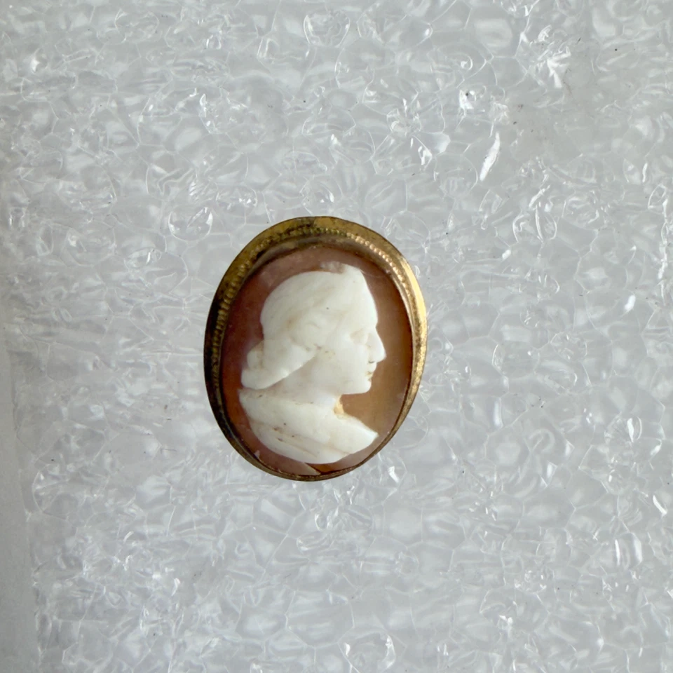 Antique Hand Carved Italian Shell Cameo Button, 10K Gold Filled, 1/2 x 5/8 Inch - Image 3 of 4