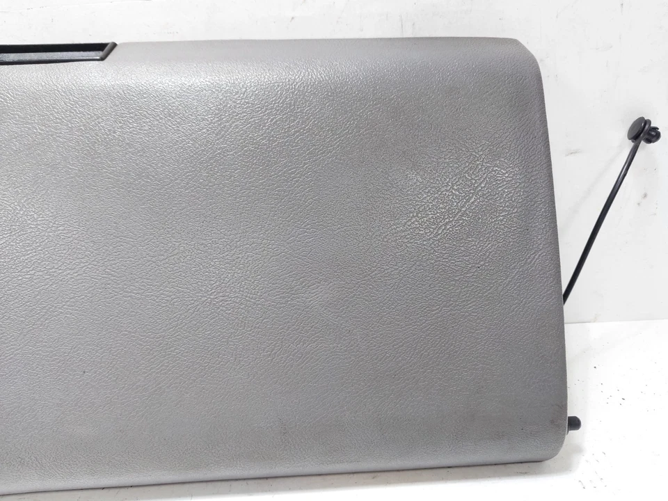 GMT 400 1988-1994 Silverado Sierra Yukon C K 1500 tablero guantera puerta gris Foto 3 de 4