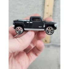 Maisto 2004 Hummer H3T Concept Pickup Truck Black Diecast 1:64 Scale Toy Car