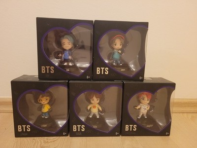 Mattel - BTS Mini Vinyl Figurines RM, Jimin, J-Hope, Suga, Jung Kook
