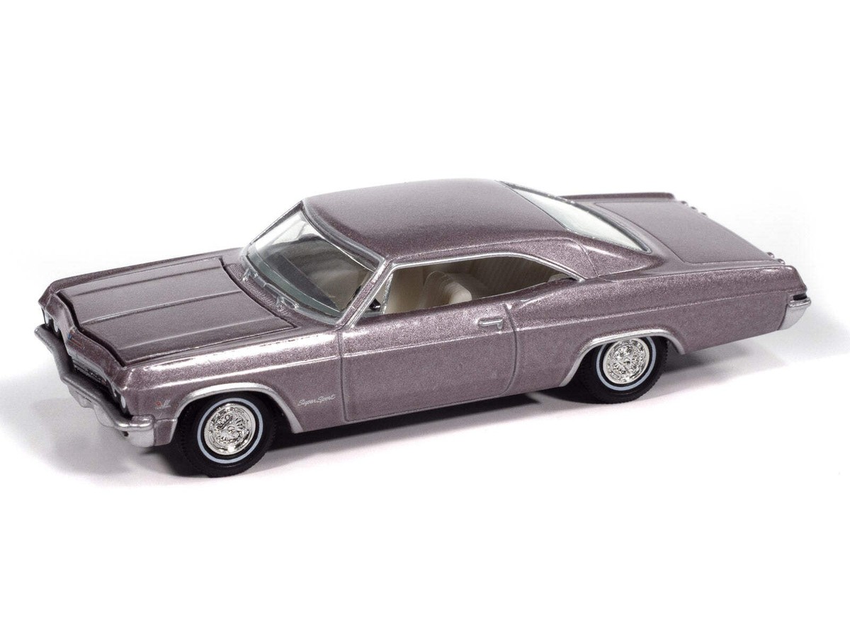 Auto World 1965 Chevy Impala SS 396 (Evening Orchid Poly) (AW