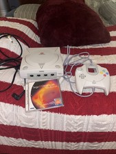 SEGA Dreamcast Console Hooks up w/ Cords 1 Co...