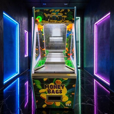Money Bags Quarter Coin Token Pusher Machine TEJ