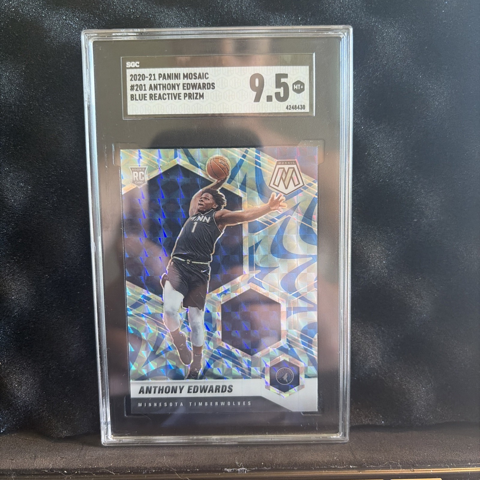 2020-21 Panini Mosaic - Rookie Anthony Edwards #201 Reactive Blue Prizm SGC 9.5 