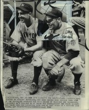 1942 Press Photo NY Yankees baseball players Frank Crosetti & Red Rolfe, Chicago