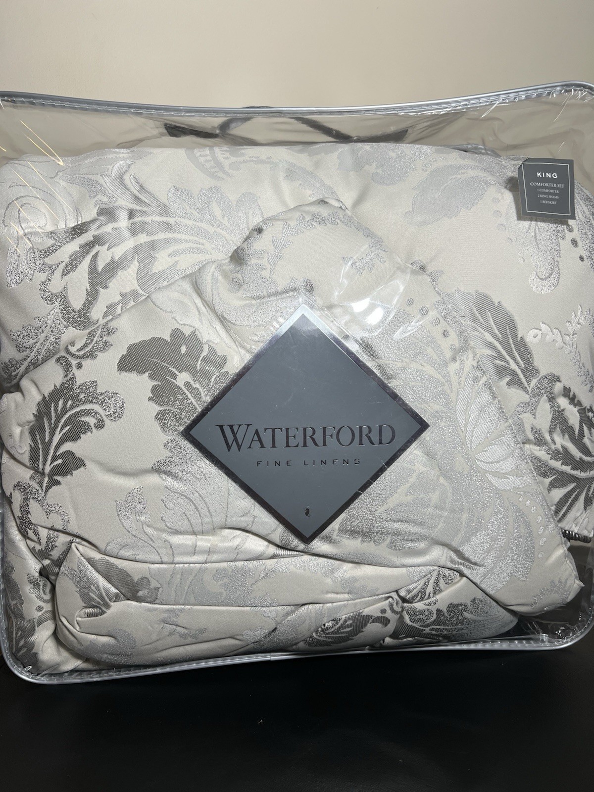 Waterford Fine Linen 4-Piece King Comforter Set FAIRLANE Demask Silver