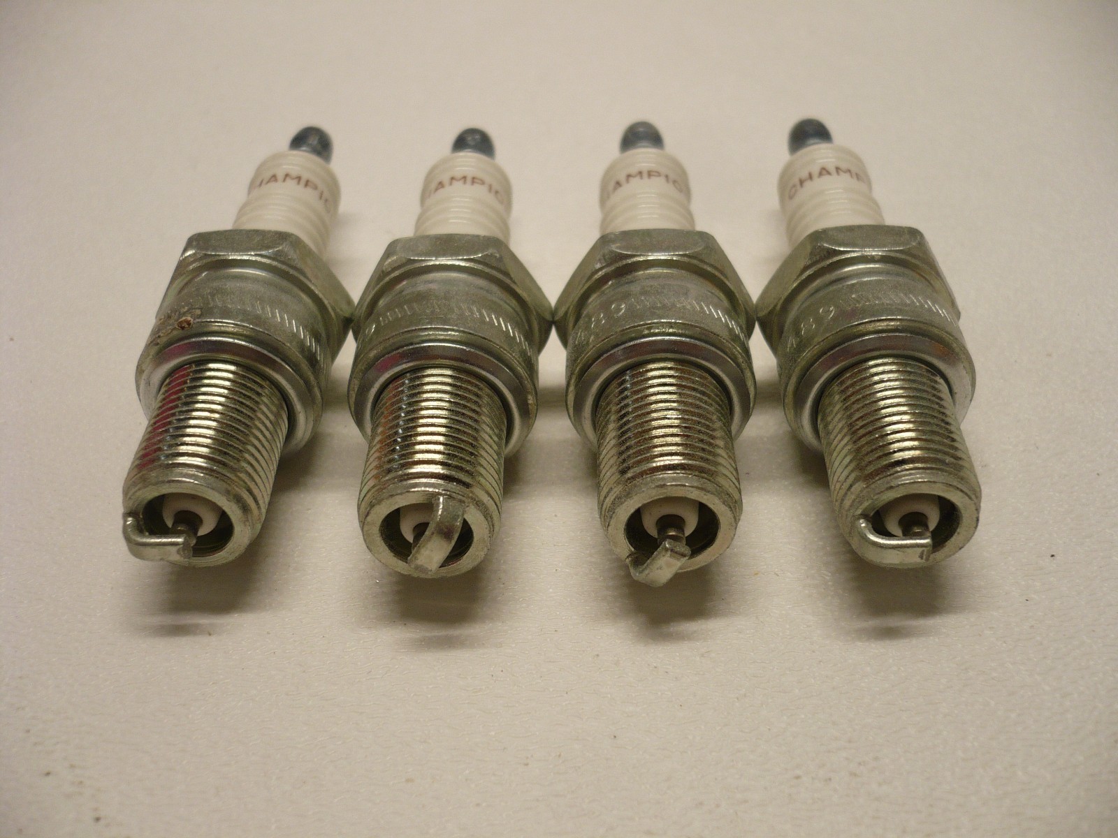 Champion 805 N2C Spark Plug Set of 4