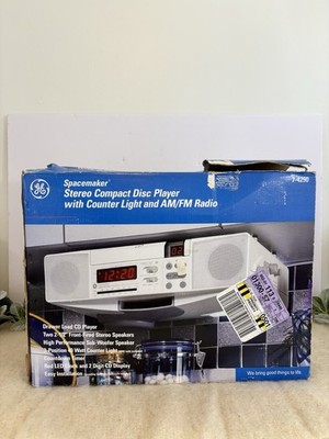 GE Spacemaker 7-4290 Stereo CD Player Counter Light AM/FM Radio White 2001 Clock