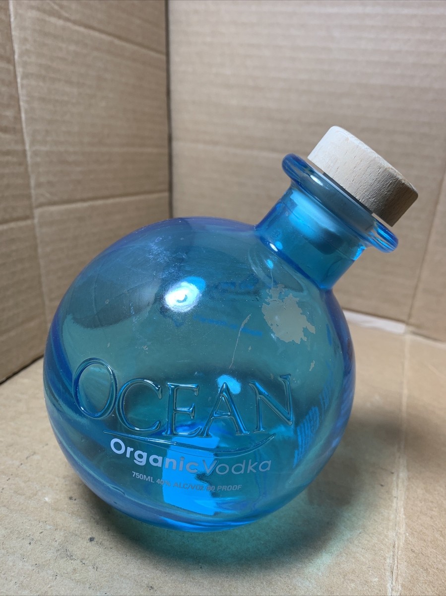 OCEAN オーガニックウォッカ 青色 OCEAN ORGANIC VODKA 750ml Turquoise Blue BOTTLE WITH CORK