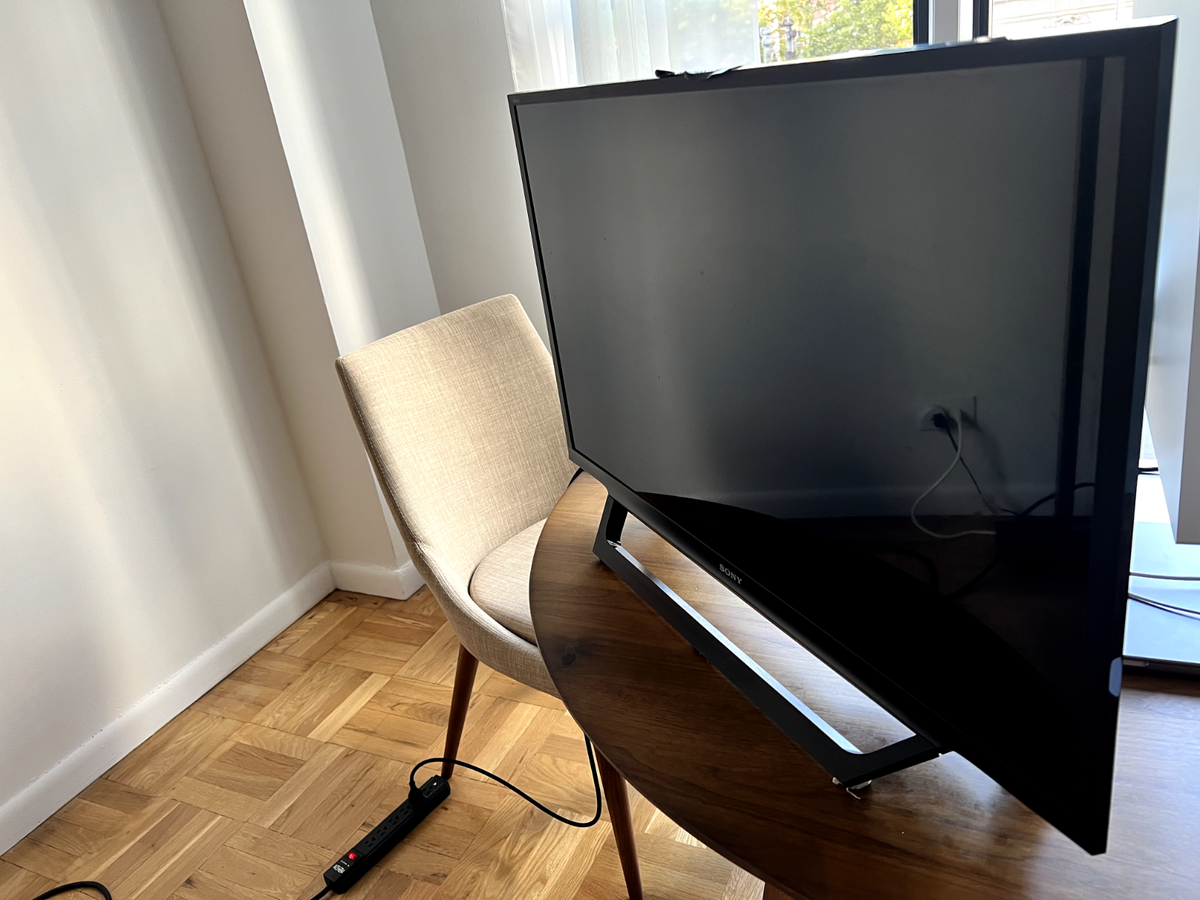 SONY 32-inch 720p HD Smart LED TV (KDL32W600D) - in great