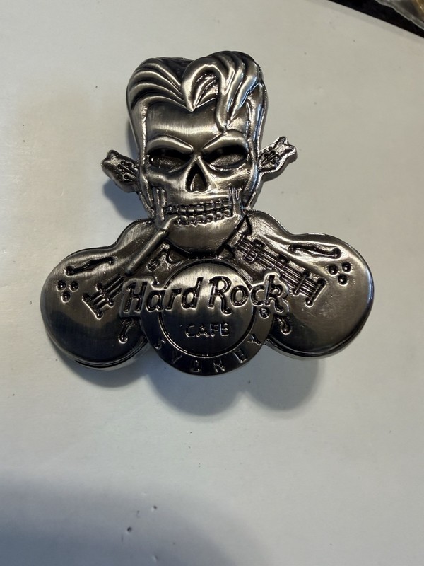Hard Rock Cafe Sydney Skull Pin Rare.