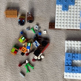 LEGO Minecraft The Ice Spikes (21131) Incomplete