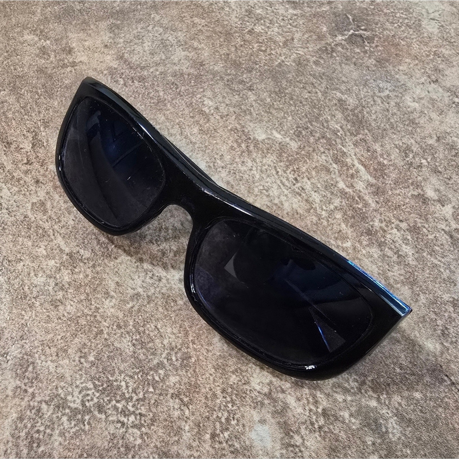 Black Basic Model Sunglasses - image 3