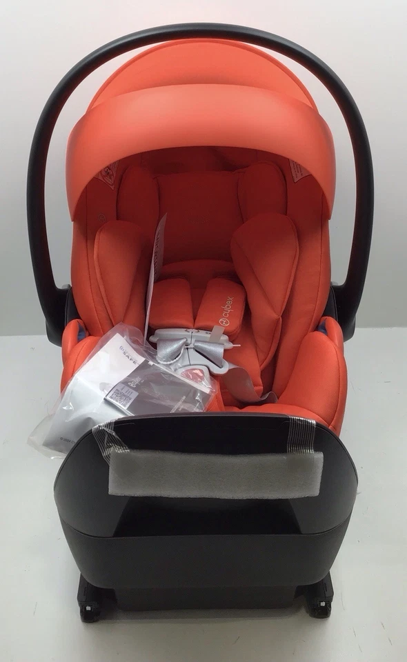 Asiento de coche infantil Cybex Cloud G Lux Comfort Extend con base rojo hibisco caja abierta Foto 2 de 4
