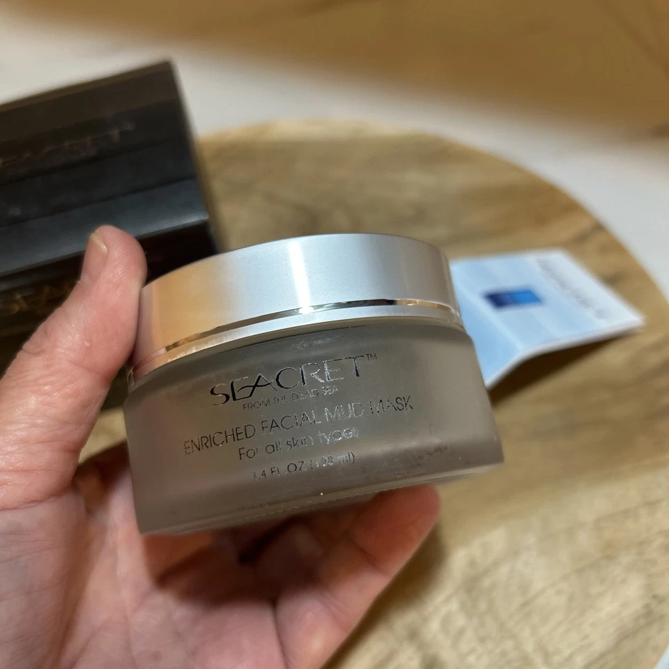 Máscara de barro facial enriquecida Seacret From The Dead Sea 3,4 OZ Foto 2 de 4