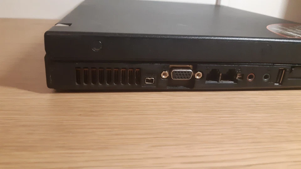 IBM ThinkPad R60 Core 2 Duo 15" Windows 7 Ultimate - Image 4 of 4