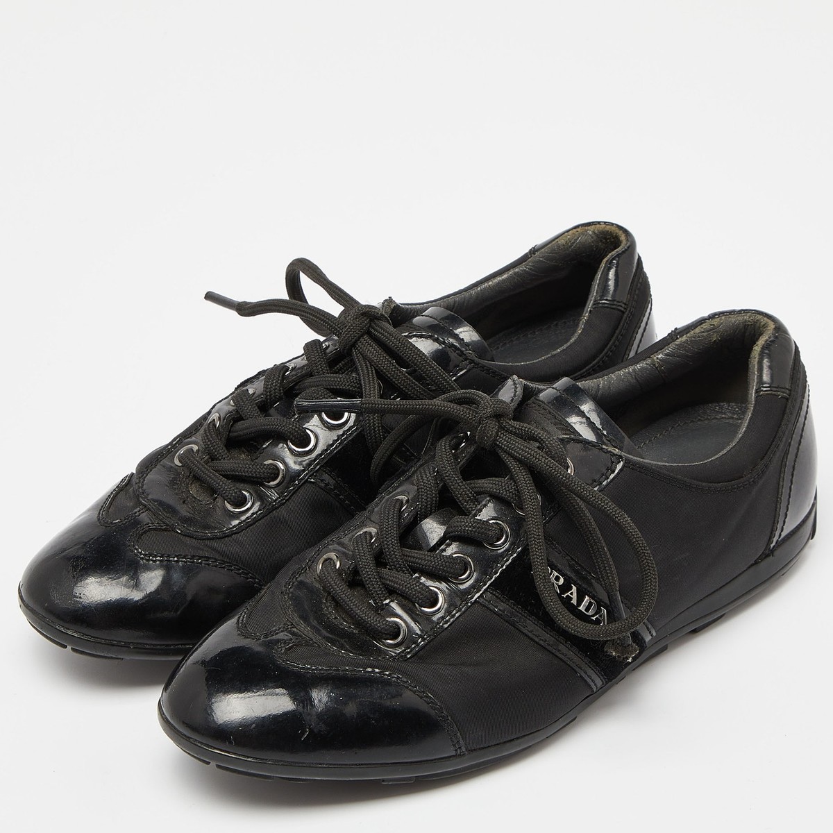 靴 PRADA SPORT Emblem Leather Shoes Black Prada Sport Black Patent Leather and Nylon Low Top Sneakers