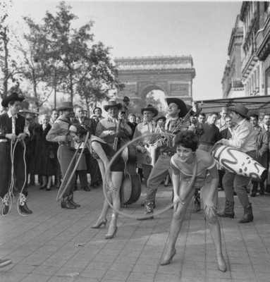 The 'Les Hupla Sisters' of Marc Taynor's Magic Circus give an impr- Old Photo
