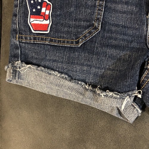 Mudd Girls Size 16 Blue Jeans Shorts Distressed Peace Sign Patches - Nice Shape - Picture 5 of 11