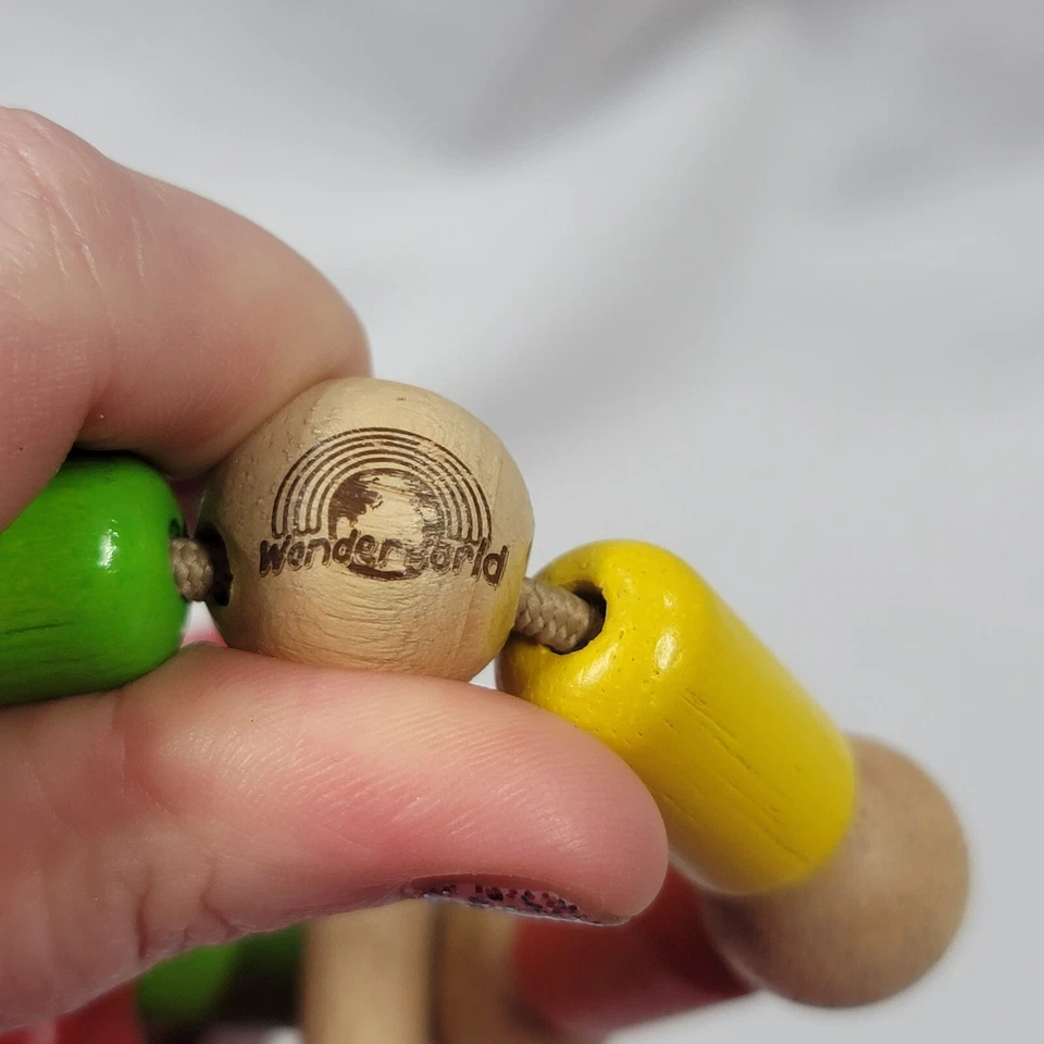 Juguete de madera para bebé Wonderworld mordedor de dentición agarre sonajero Foto 2 de 3