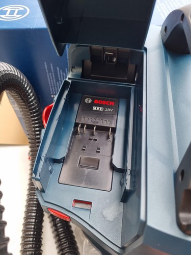 Bosch 18v Wet/Dry Vacuum Cleaner GAS18V-10L - New - Picture 8 of 13