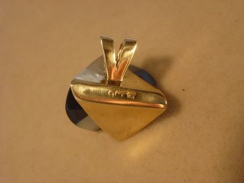 9k 9ct Solid Gold London Blue Topaz Pendant. 18.1mm, 4.43g - Picture 9 of 9