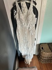 Beautiful, flowing, boutique wedding gown with veil (unaltered size 16)