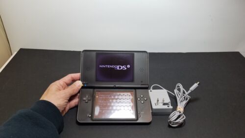 Consola Nintendo DSi XL UTL-001 EE. UU. - Negro Bronce PARA REPUESTOS o REPARACIÓN - Imagen 1 de 21