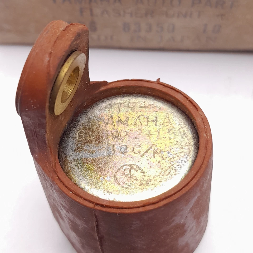 Relé intermitente Yamaha YL1 YL2 YG1 YGS1 YJ1 YJ2 YL2C L5T P/N 166-83350-10 Foto 4 de 4