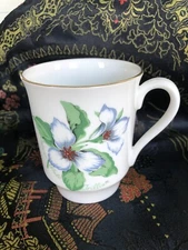 Hemmersley bone China COFFEE MUG Ontario White Trillium Excellent Condition