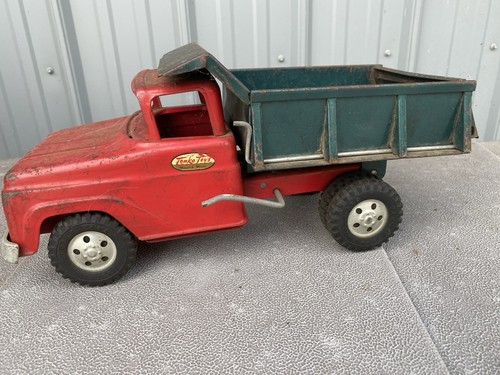 Camion con cassone ribaltabile vintage anni 50/60 made in USA Tonka Toys acciaio pressato rosso/verde acqua - Foto 4 di 6
