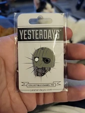 STAR WARS SKELETON CREW PIRATE ROBOT HARD ENAMEL LAPEL PIN YESTERDAYS CO