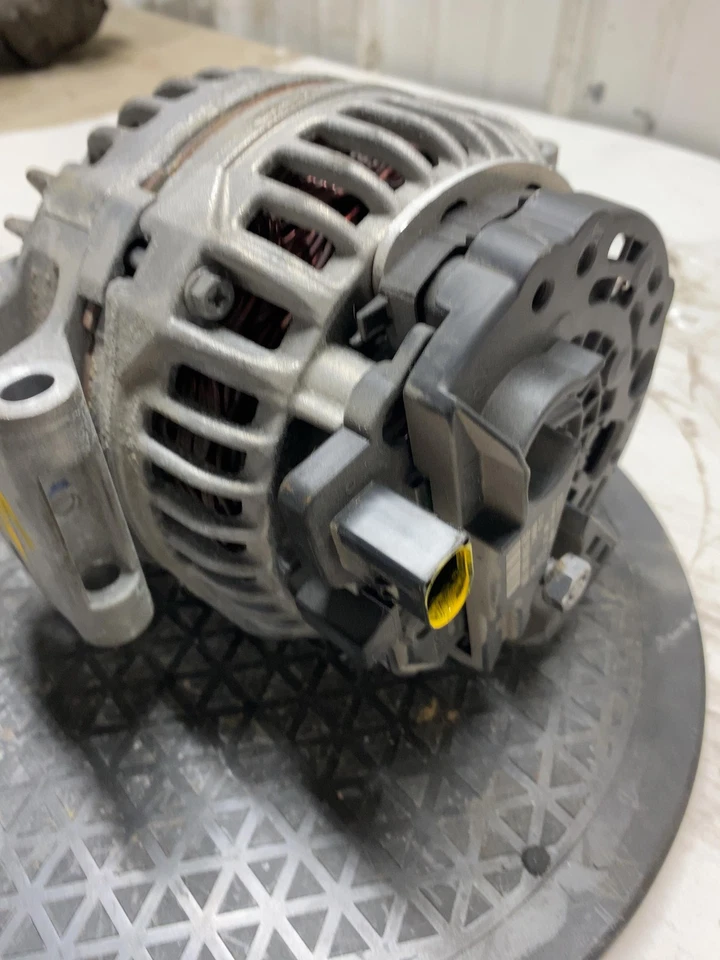 06-14 Alternador VOLKSWAGEN JETTA GLI 2.0L SOLO 68103 MILLAS 140 AMP 06F903023F Foto 3 de 4