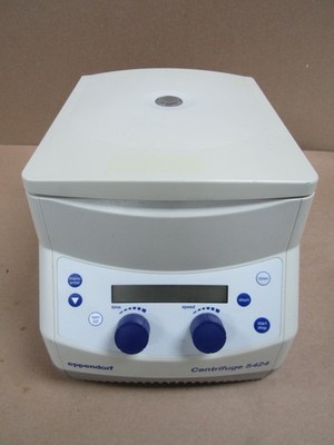   EPPENDORF 3.8 AMP CENTRIFUGE W/ FA-45-24-11 FIXED ANGLE ROTOR 15000 RPM 5424