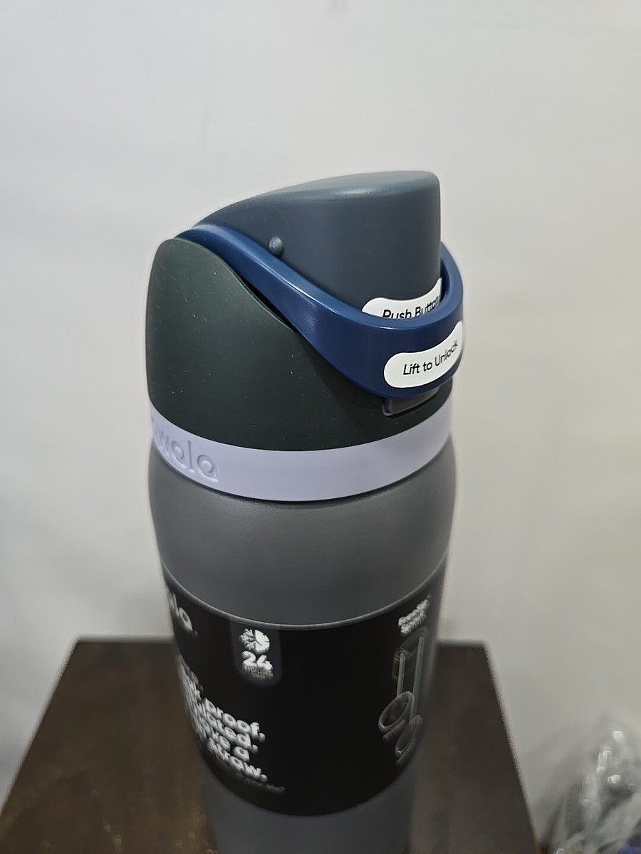 Owala FreeSip Stainless Steel Bottle / 32oz / Color: Off The Grid