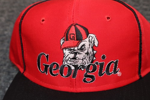 Cappello Bulldogs Vintage Georgia Bulldogs The Game Logo Snap Back Rosso Nero Cupola a Righe - Foto 2 di 11