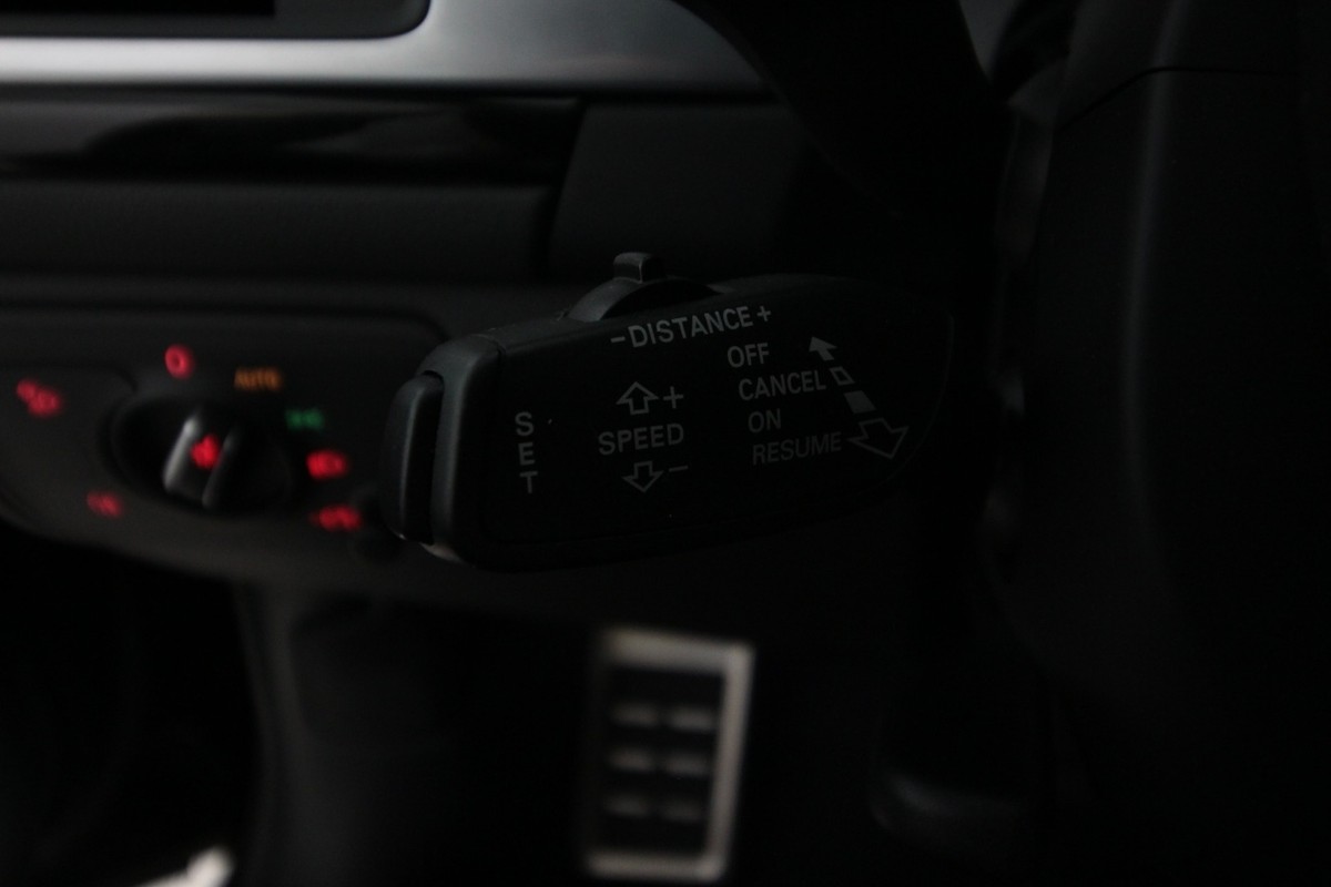 Audi A6 3,0 TDi 326 Avant quattro Tiptr.