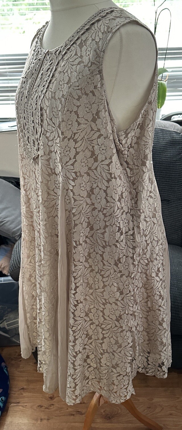 Foto 4 di 6