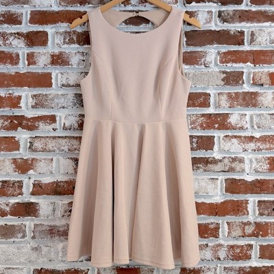 NWT! Lulus Gal About Town Beige Backless Skater Dress Textured Size Large