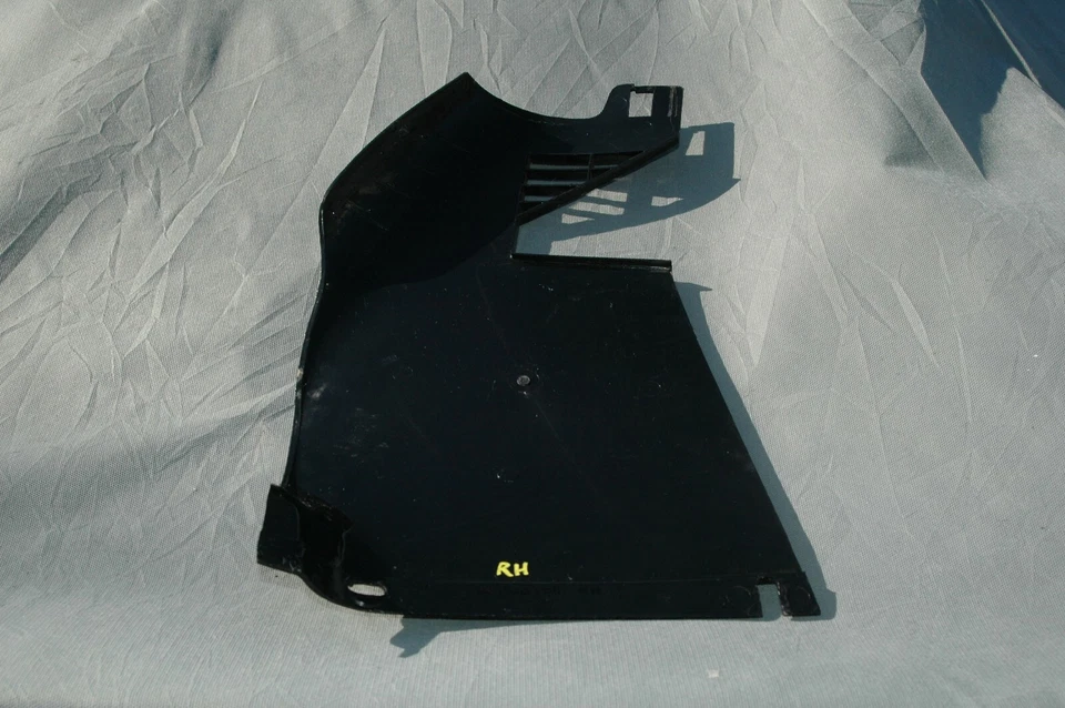 Volvo 240/244 1986-1987 tablero central panel rodillera moldura (derecha) negro Foto 3 de 4