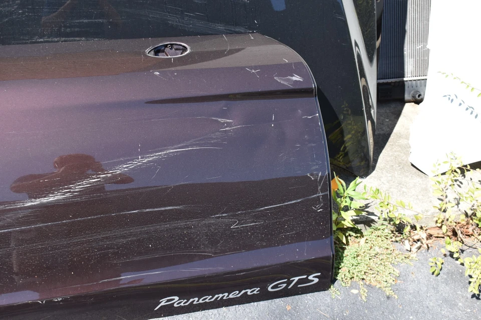 Porsche Panamera 4S 2011 puerta exterior delantera derecha OEM de fábrica Foto 3 de 4