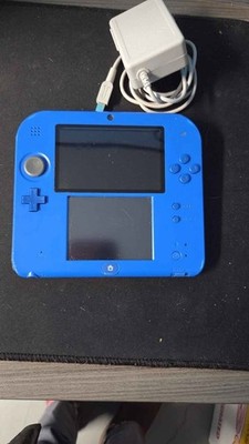 electric blue nintendo 2ds with charger