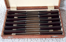 suite de 12 anciens couteaux