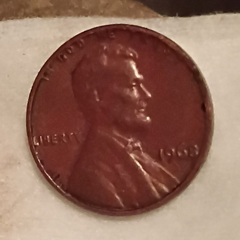 1968Lincoln Memorial Small Cent No Mint Mark Philadelphia Business Strike Brown