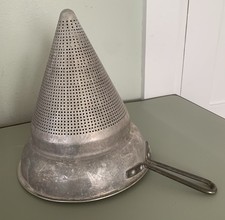 Vintage WEAR-EVER Chinois Cone Strainer Sieve ALUMINUM Made in USA 8.5" by 8.5"