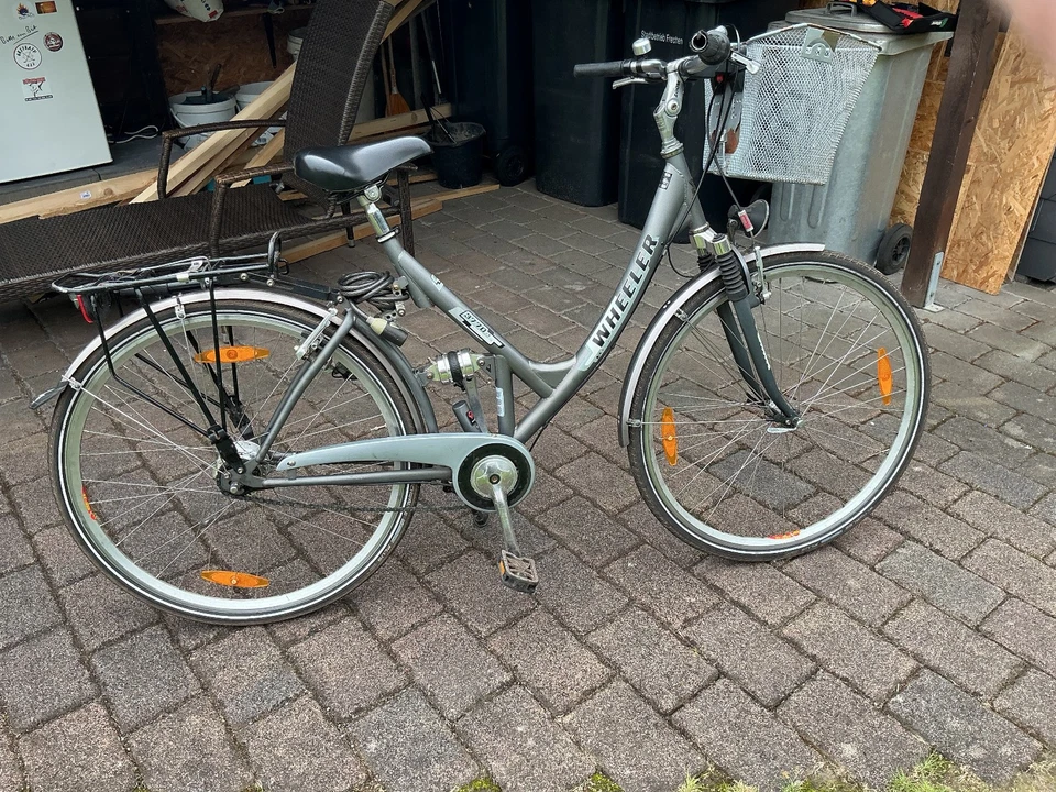 Damen Fahrrad Wheeler 28 Zoll Rahmenhöhe 52 Federung Gangschaltung - Bild 3 von 3